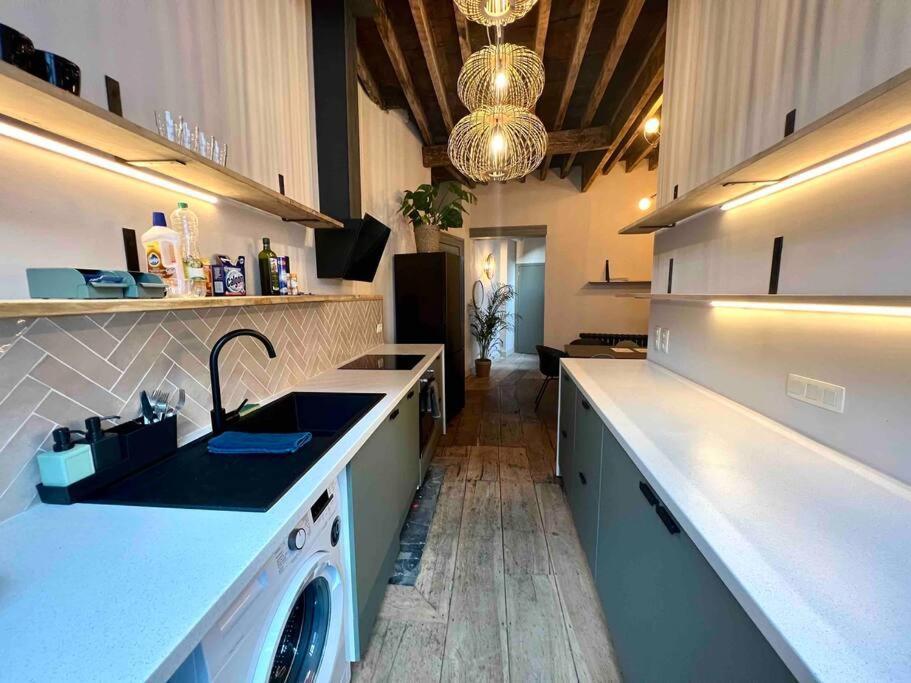 Maison Avec 4 & Rooftop En Plein Centre - Place Saint Paul Holiday home *