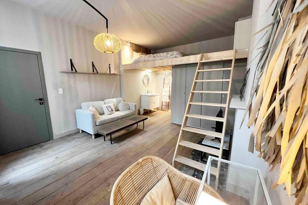 Holiday home Maison Avec 4 & Rooftop En Plein Centre - Place Saint Paul